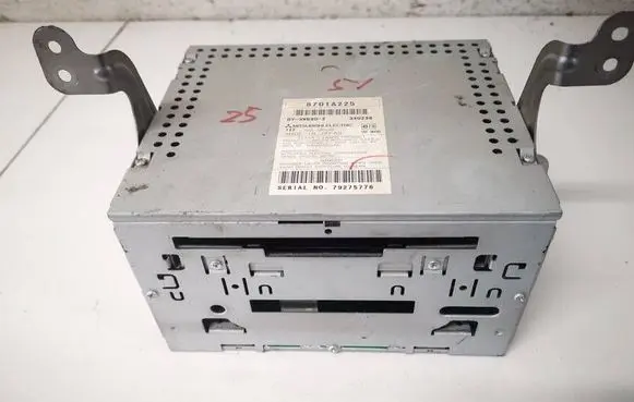 Mitsubishi Outlander Radio/CD/DVD/GPS head unit 8701A225 DY3W69U2