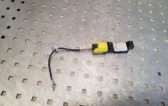 Volkswagen Phaeton Airbag deployment crash/impact sensor 4B0959643E