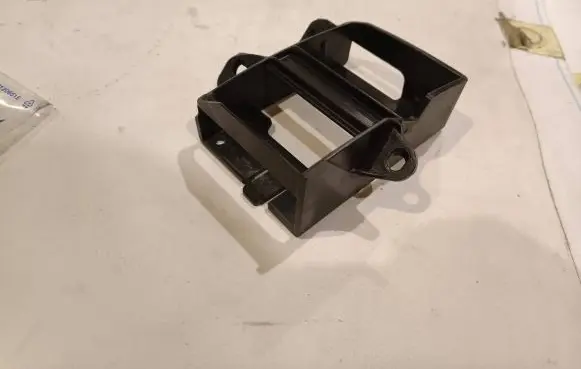 Mercedes-Benz S W221 Front parking sensor holder (PDC) A2218850367