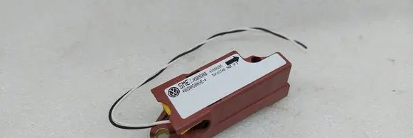 Volkswagen PASSAT B5 Airbag deployment crash/impact sensor 1J0909606B 42980205 5WK42340