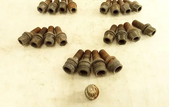 Volkswagen Phaeton Nuts/bolts 