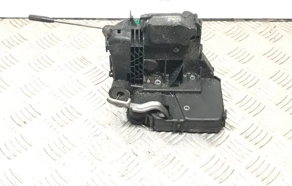 Mercedes-Benz CLK A209 C209 Front door lock 2097200235