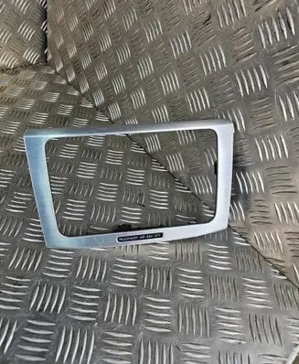 Volkswagen PASSAT B6 Radio/GPS head unit trim 3c0919234