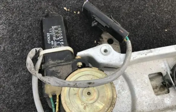 Jeep Grand Cherokee Rear door window regulator motor 56005164