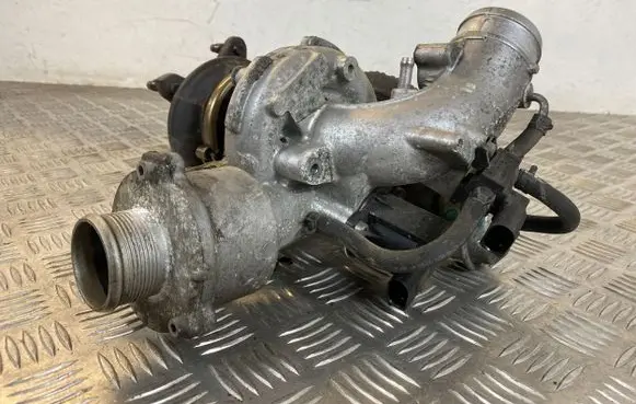 Audi A4 S4 B8 8K Turbo 06H145702S