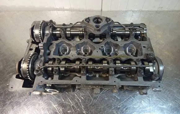 BMW 3 E90 E91 Engine head 755916807