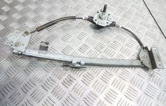 Rear door manual window regulator
