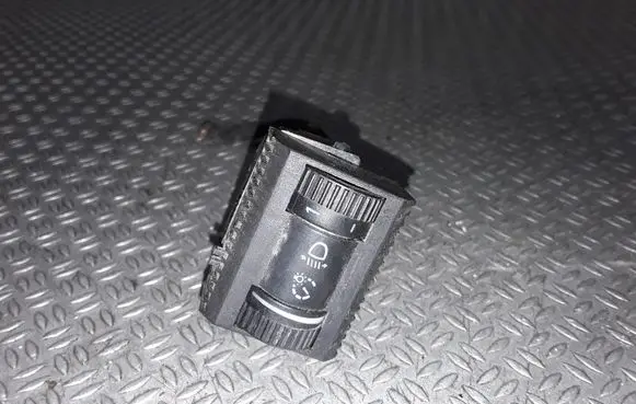 Volkswagen Polo IV 9N3 Headlight level height control switch 6Q0941333C