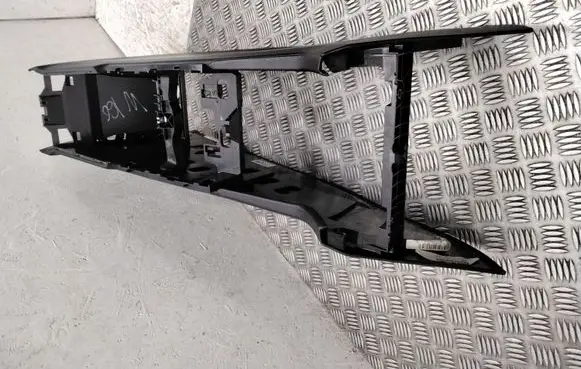 Mercedes-Benz ML W166 Center console 16930740