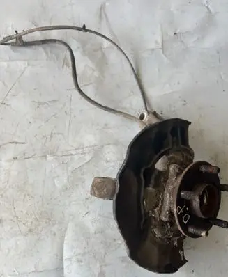 Toyota Prius (NHW20) Front wheel hub 