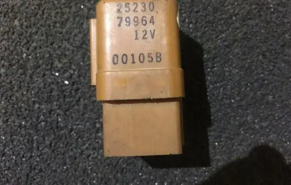 Nissan Almera N16 Other relay 2523079964 00105b