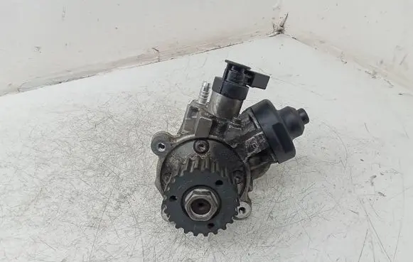Audi A5 Sportback 8TA Fuel injection high pressure pump 04L130755D 0445010537