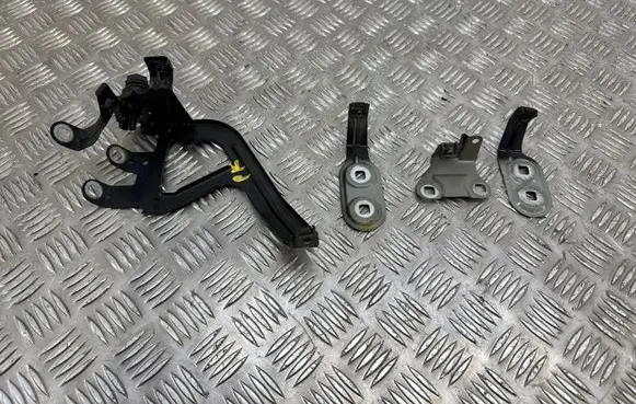 BMW 5 F10 F11 Fender mounting bracket 7183752