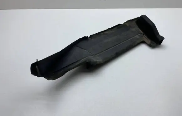 Audi Q3 8U Fender end trim 8U0821169