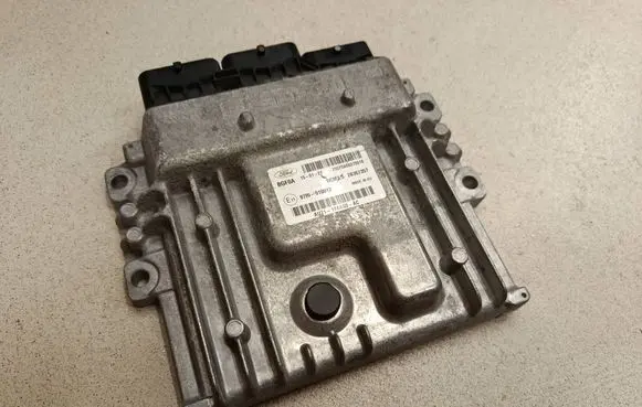 Ford Kuga I Engine control unit/module 28367357 7357SA50270016 AU7112A650AC