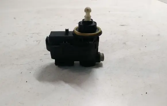 Renault Laguna II Headlight level adjustment motor 8200402521