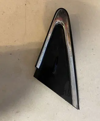 Toyota Avensis T270 Fender end trim 
