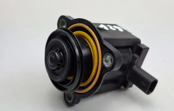 Mercedes-Benz C W204 Turbo charger electric actuator A0001531159