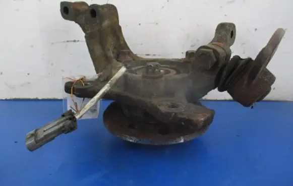 Opel Zafira A Front wheel hub spindle knuckle