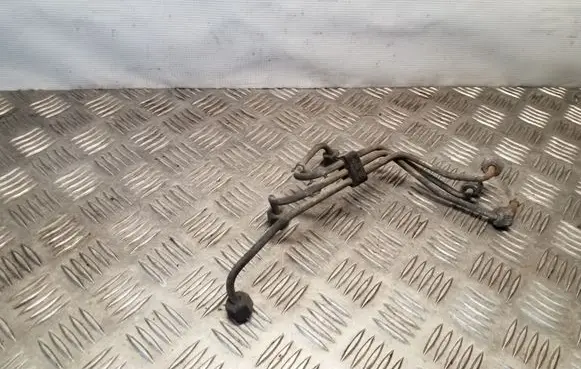 Volvo S70 V70 V70 XC Fuel injector supply line/pipe 33023