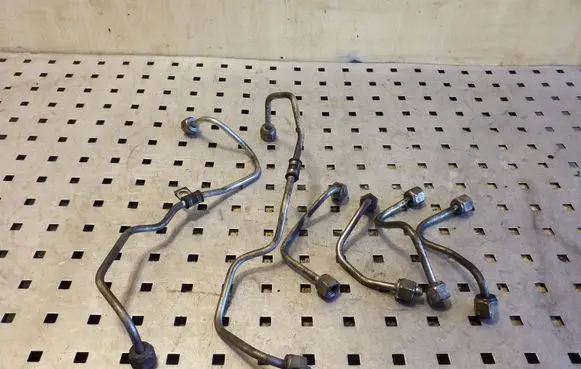 Mitsubishi ASX Fuel injector supply line/pipe 