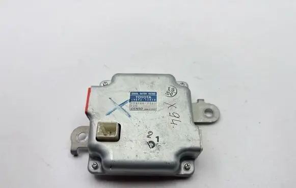 Toyota Auris E180 BSM Control unit 8989212010 1751007301