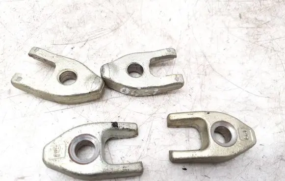 Renault Koleos I Fuel Injector clamp holder 