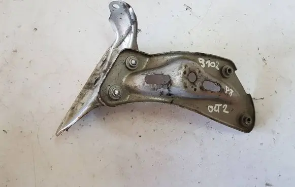 Skoda Octavia Mk2 (1Z) Fender mounting bracket 