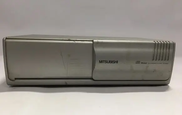 Mitsubishi Pajero CD/DVD changer 