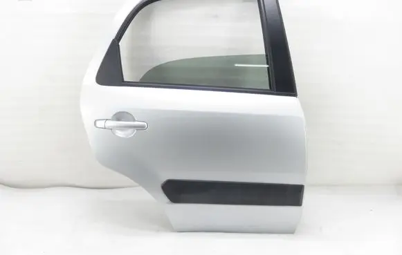 Suzuki SX4 Rear door
