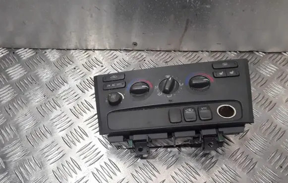 Volvo S60 Climate control unit 8682928 02W27E