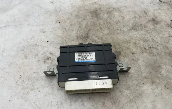 Mitsubishi Pajero Gearbox control unit/module MR528637
