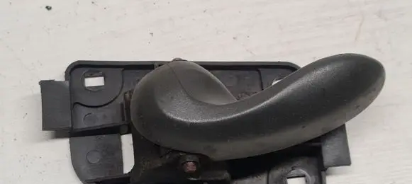 Fiat Punto (188) Rear door interior handle A739