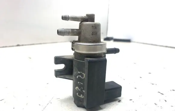 Volkswagen PASSAT B5.5 Turbo solenoid valve 1j0906627