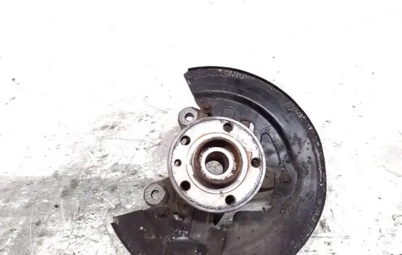 Volvo XC60 Front wheel hub spindle knuckle 7G913K171M