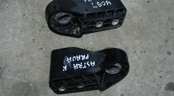 Opel Astra K Radiator mount bracket 13466590