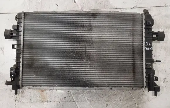 Opel Zafira B Coolant radiator 13156845 8135 0131A