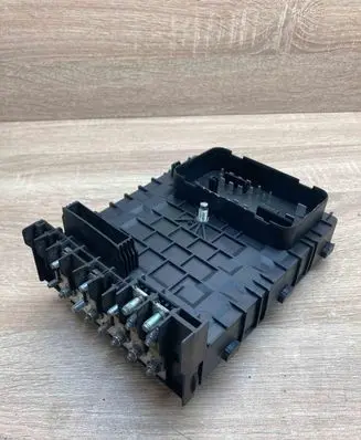 Volkswagen Golf V Fuse module 1K0937125 1718307 265034240