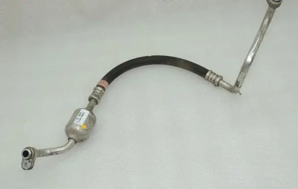 Toyota Avensis T270 Air conditioning (A/C) pipe/hose 8870405390