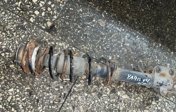 Toyota Yaris Front shock absorber/damper
