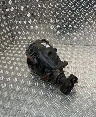 BMW 3 F30 F35 F31 Rear differential 7605589 0715102627030003 EA5764