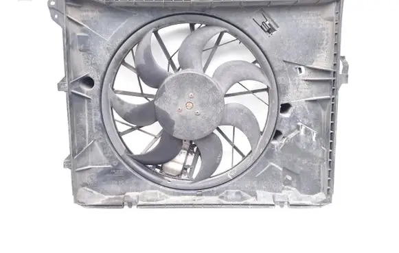 BMW 1 E82 E88 Radiator cooling fan shroud 7563259 7561711