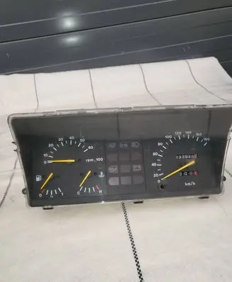 Land Rover Discovery Speedometer (instrument cluster) Lr0003001