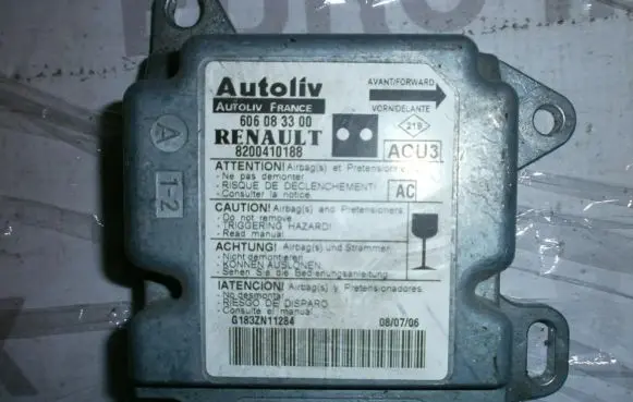 Renault Megane I Airbag control unit/module 7700437477B 550803600