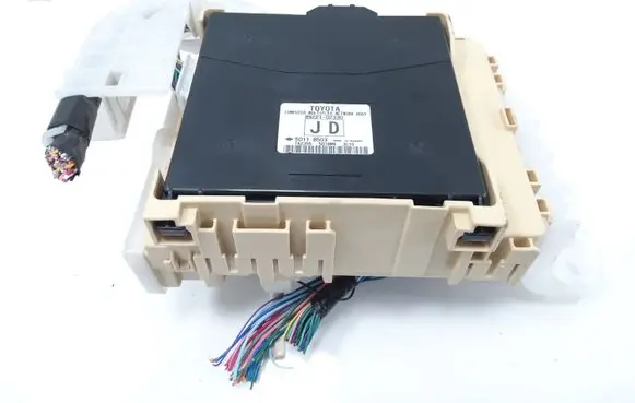 Toyota Auris E180 Fuse box set 8922102330
