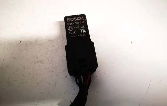Honda CR-V Glow plug pre-heat relay 0281003044