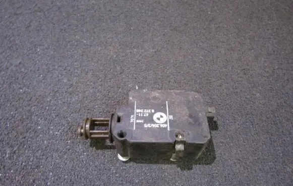 BMW 3 E46 Central locking motor 40620435 67118372240