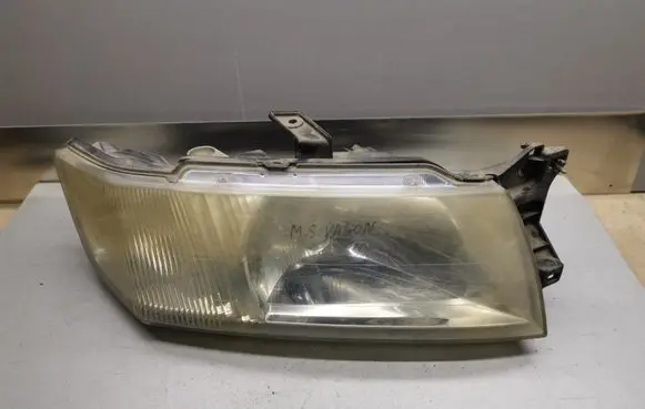 Mitsubishi Space Wagon Headlight/headlamp