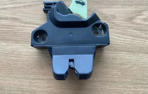 Tesla Model X Loading door lock 109230800E