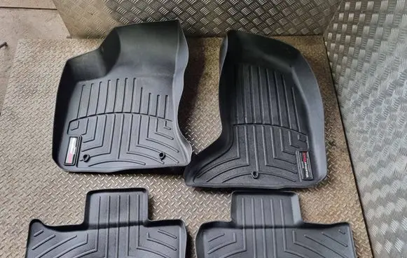 Dodge Challenger Car floor mat set 
